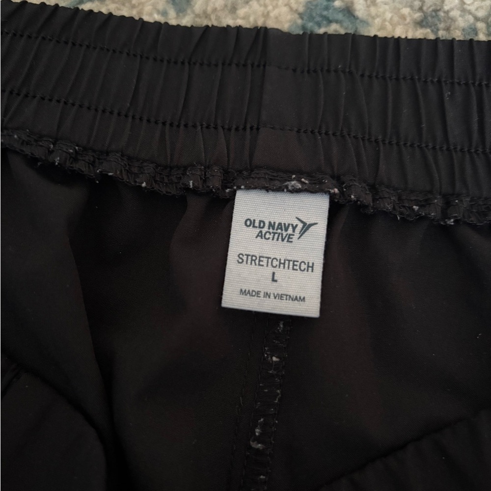 Women’s old navy black joggers - Picture 3 of 3